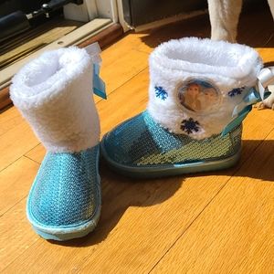 Disney Little kids size 6 boots